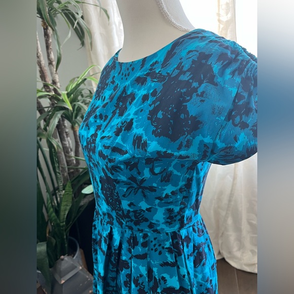 Vintage 1960s handmade black and blue pleated A line dress w/ adjustable sleeves - Picture 5 of 15